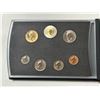 Image 2 : 2000 Special Edition Specimen Set. 7-coin set, all with Specimen strikes. The Special Toonie depicts