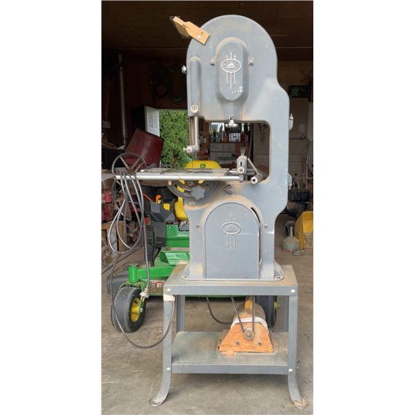 Beaver Power Tools Band Saw with 101 Inch Blades and Accessories