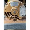 Image 6 : Beaver Power Tools Band Saw with 101 Inch Blades and Accessories