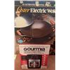 Image 1 : Oster Electric Wok with Lid and Gourmia Digital Window Air Fryer 6.7L