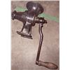 Image 3 : 5 Manual Cast Iron Food Grinders and Choppers