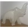 Image 3 : White Stone Elephant Figurine Set with Seven Miniatures