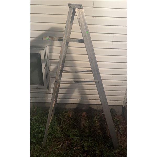 Folding Aluminium Step Ladder with Six Steps