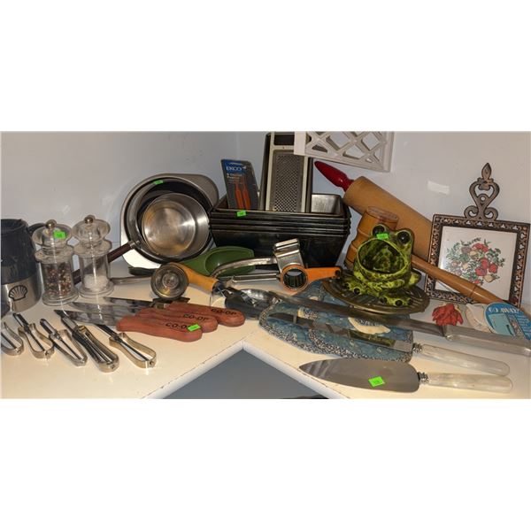Kitchen Tools and Utensils Lot Including Roasting Pan, Knives, Peelers, and Frog Sponge Holder