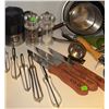 Image 3 : Kitchen Tools and Utensils Lot Including Roasting Pan, Knives, Peelers, and Frog Sponge Holder