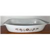 Image 5 : Pyrex Mixing Bowl and Bakeware Set, Butterfly Gold and Woodland Patterns