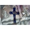 Image 4 : Religious Lot with Two Bibles, Wall Crucifix, Calendars, and Angel Ornaments