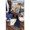 Image 1 : Decorative and Collectible Lot with Jewellery Box, Needlepoint, and Accessories