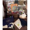 Image 3 : Decorative and Collectible Lot with Jewellery Box, Needlepoint, and Accessories