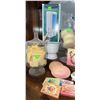 Image 2 : Decorative Soaps, Ceramic Frog Figurines, Lady Remington Shaver, Bath Accessories