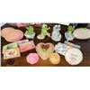 Image 3 : Decorative Soaps, Ceramic Frog Figurines, Lady Remington Shaver, Bath Accessories