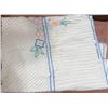 Image 5 : Textile Lot Including Quilts, Tablecloths, Tapestry, and Fabric Panels