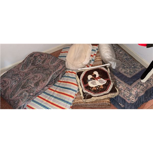 Vintage Cosy Blankets and Quilts, Mixed Patterns
