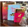 Image 10 : Lot: Block Crystal Wall Art, Books, Trinket Boxes, Coin Purses, and Figurine