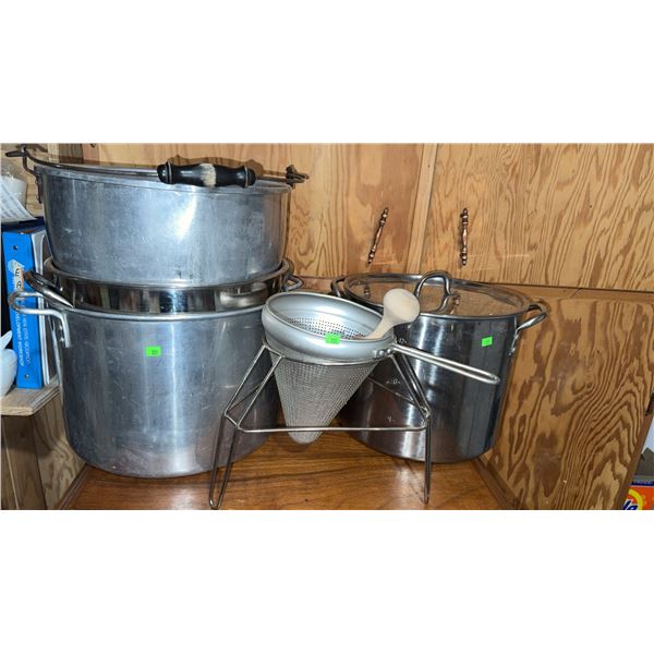Stainless Steel Stock Pots, Colander with Stand and Wooden Pestle