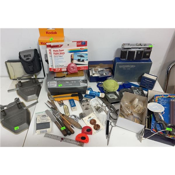 Lot: Kodak Photo Printer, Voigtländer Camera, Scientific Calculator, Sewing Tools