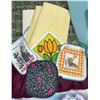 Image 6 : Blankets, Towels, Sheets, Kitchen Cloths, and Mechanical Scale Group Lot