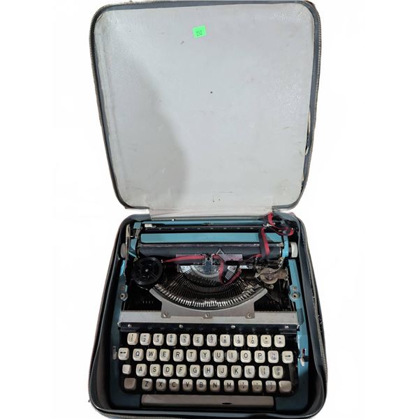 Portable Manual Typewriter with Carry Case