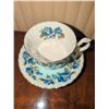 Image 10 : English Bone China Teacup and Saucer Sets, 6 Pieces