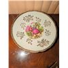 Image 7 : Japanese Porcelain Tea Set With Gilt Accents, Courting Scene, 5 Cups and Saucers