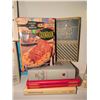 Image 4 : Vintage and Modern Cookbooks with Pyrex Designs Set