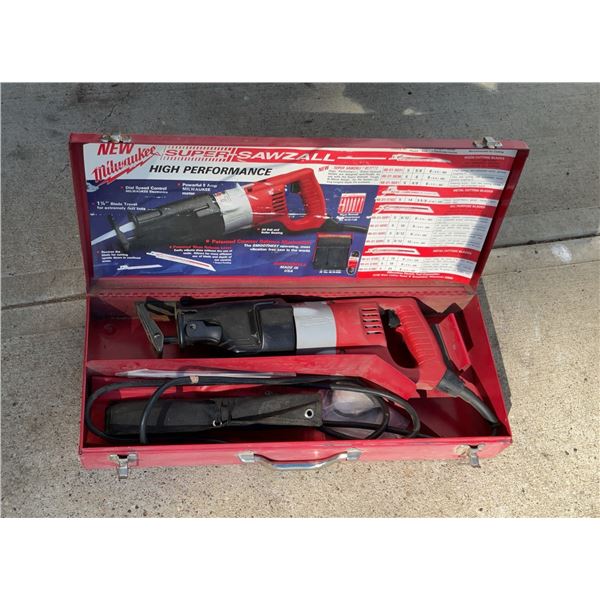 Milwaukee Super Sawzall Reciprocating Saw with Blades and Metal Case