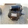 Image 8 : 4 Electric Motors and 1 Procon Pump, All Untested with Cord Damage