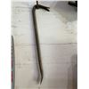 Image 7 : 8 Hand Saws, 2 Aerators, Crowbar, and 8 Grinding Wheels