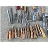 Image 4 : Large Mixed Lot of Assorted Woodworking Chisels and Gouges