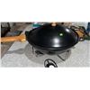Image 4 : Kitchen Cookware Lot: Pans, Electric Wok, Muffin Tins, Meat Grinder, Roaster