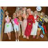 Image 2 : 6 Barbie Dolls with Mixed Outfits and Accessories