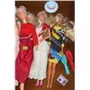 Image 4 : 6 Barbie Dolls with Mixed Outfits and Accessories