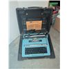 Image 4 : Smith-Corona Electra C/T Electric Typewriter with Case