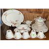 Image 1 : Syracuse England Saxon China Floral Dinnerware Set, 24 Pieces