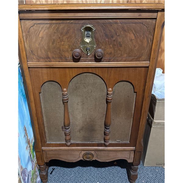 De Forest Crosley Model 602 Upright Grandmother Radio Cabinet Not Tested