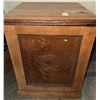 Image 6 : New Williams Treadle Sewing Machine in Oak Cabinet with Drawers