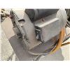 Image 8 : Universal P-315 Power Sprayer 10 Gallon with Tamper Motor and Pressure Gauge