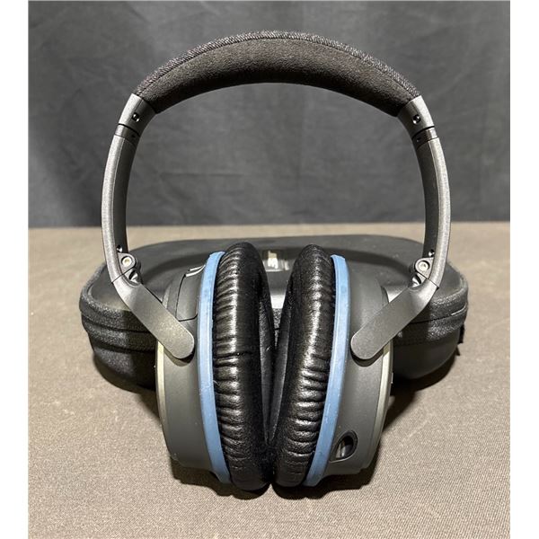 Bose QuietComfort 25 Over-Ear Headphones With Case, Audio Cable