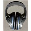 Image 4 : Bose QuietComfort 25 Over-Ear Headphones With Case, Audio Cable