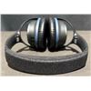 Image 6 : Bose QuietComfort 25 Over-Ear Headphones With Case, Audio Cable