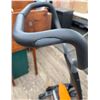 Image 6 : Fiskars Manual Push Reel Lawn Mower with Adjustable Height and Dual Handle