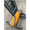 Image 7 : Fiskars Manual Push Reel Lawn Mower with Adjustable Height and Dual Handle