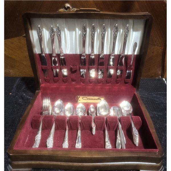 Community Silverplate Flatware Set in Wood Case, Floral Pattern, Anti-Tarnish