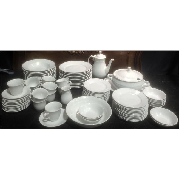 Thun Carlsbad Bohemia Porcelain Dinnerware Set, Czech Republic, 53 Pieces