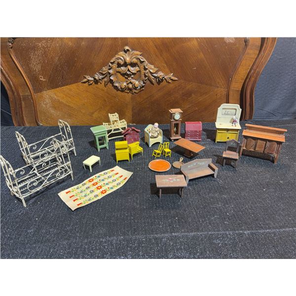 Dollhouse Miniature Furniture Lot With Painted Details and Accessories