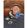 Image 1 : Asian Decorative Lot: Red Lacquer Tray, Porcelain Figures, Foo Dogs, Jewelry Box