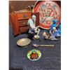 Image 3 : Asian Decorative Lot: Red Lacquer Tray, Porcelain Figures, Foo Dogs, Jewelry Box