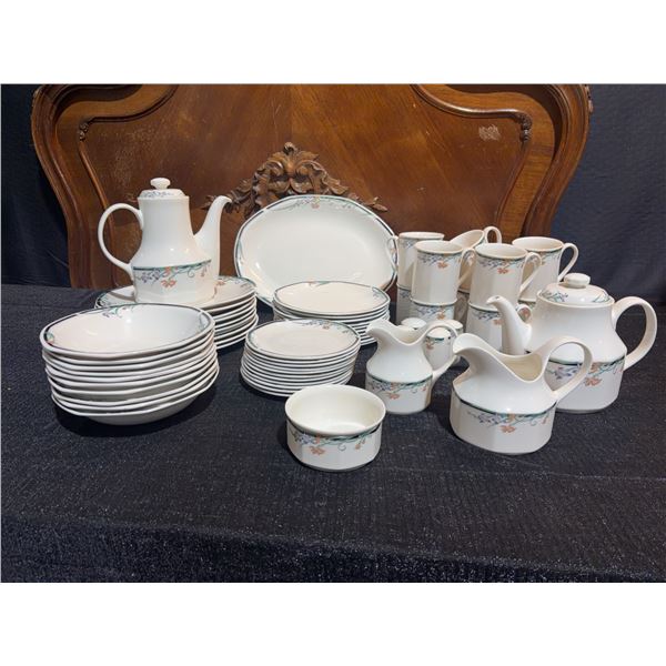 Royal Doulton Juno Fine China Dinnerware Set, 1988, Service for 8+ Pieces