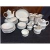 Image 2 : Royal Doulton Juno Fine China Dinnerware Set, 1988, Service for 8+ Pieces