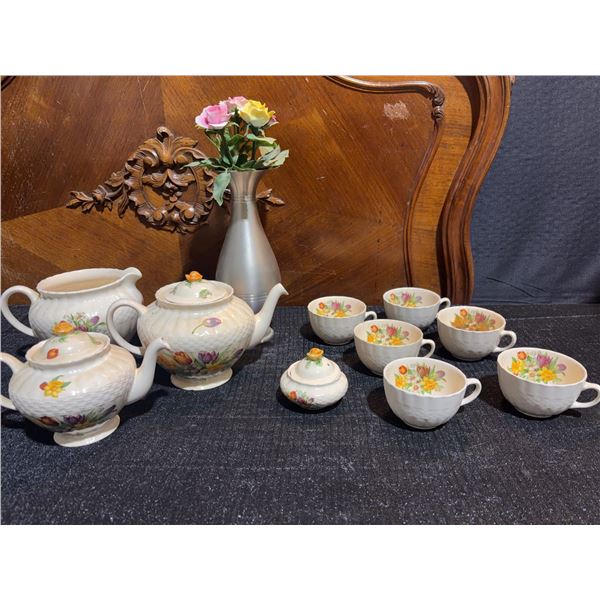 Ambassador Ware Simpsons Potters 12-Piece Tea Set Made in England Floral Pattern